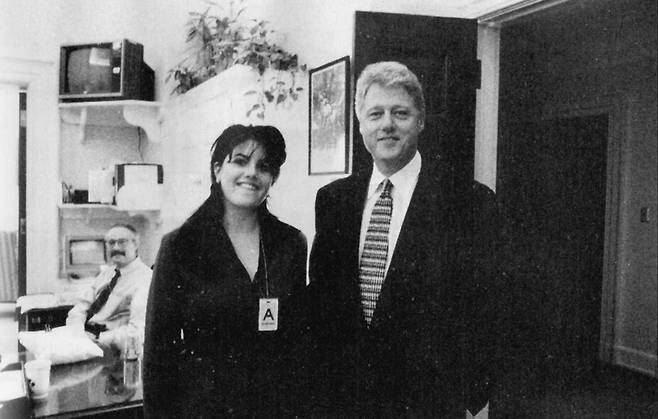 르윈스키와 클린턴의 관계가 시작된 1995년 11월 15일 이틀 뒤에 찍은 사진/사진=로이터