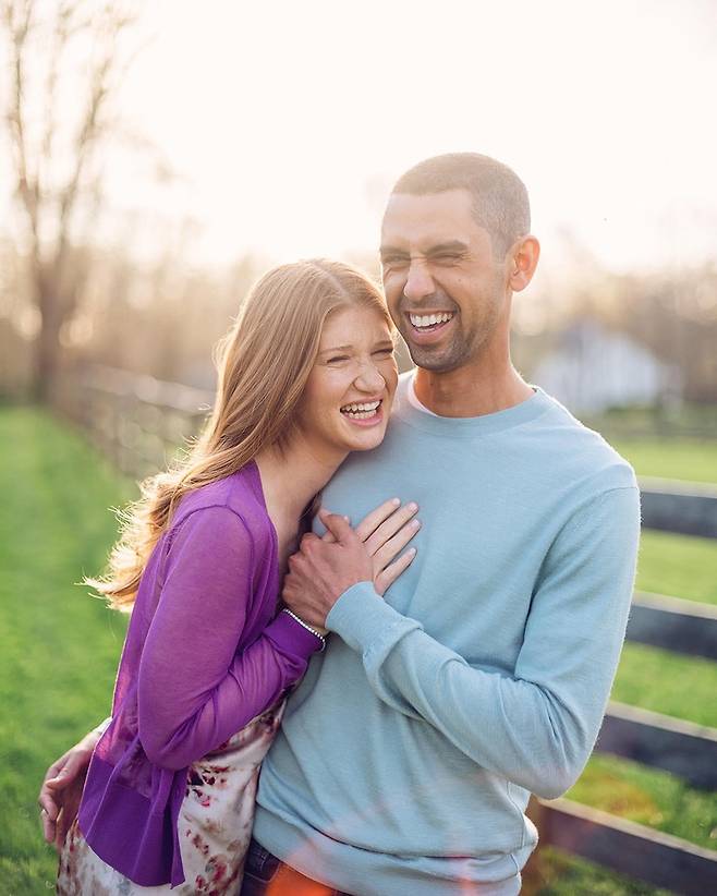 결혼한 제니퍼 게이츠(왼쪽)와 나옐 나사르 [제니퍼 게이츠 페이스북 페이지 캡처. 재판매 및 DB 금지]