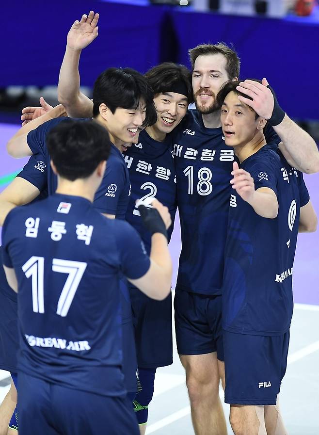 득점 후 기뻐하는 대한항공 선수들 [한국배구연맹 제공. 재판매 및 DB 금지]