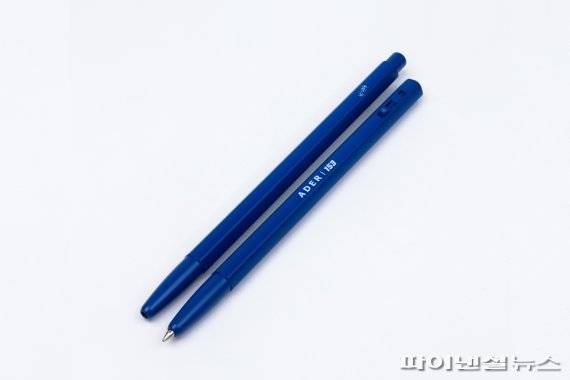 19일 공개된 모마니 신제품 '블루 펜 프리미엄 에디션'. 모나미 제공