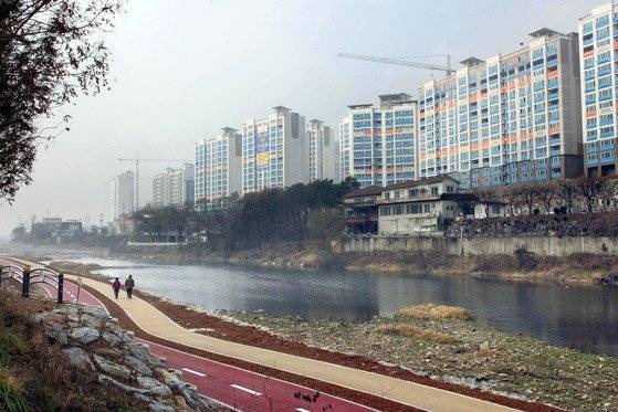 총량관리제 도입 이후 오염 배출이 늘지 않도록 한다는 조건으로 아파트가 허가되기도 했다.