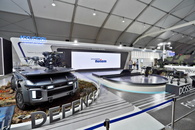 서울 ADEX 2021 전시장에 전시된 현대로템의 디펜스 드론./사진 제공=현대로템