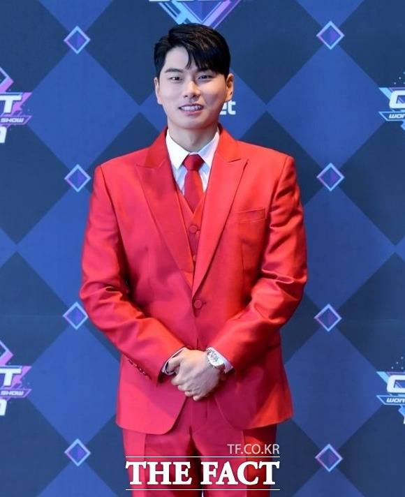 이이경이 영화 '심야카페'에서 파스타 집 셰프 안태영 역을 맡아 채서진과 연기 호흡을 맞춘다. /더팩트 DB