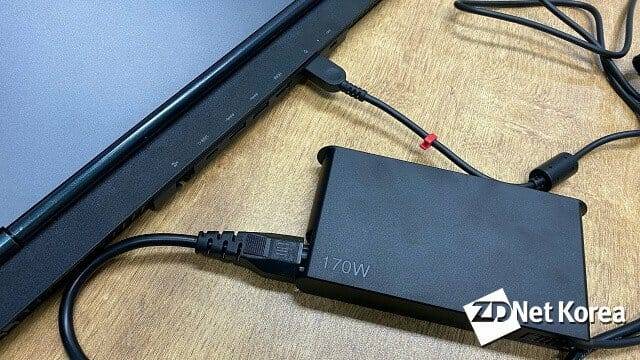 USB-C 어댑터로는 지금까지 100W를 넘는 고출력 전원 공급이 불가능했다. (사진=지디넷코리아)