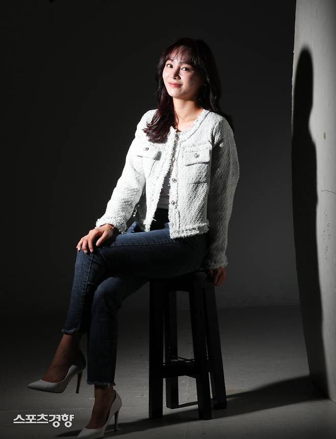 최근 종영한 KBS2 월화극 ‘경찰수업’에 출연했던 배우 김재인이 14일 서울 중구 정동공원에서 스포츠경향과 인터뷰에 앞서 포즈를 취하고 있다. 2021.10.14/정지윤 선임기자