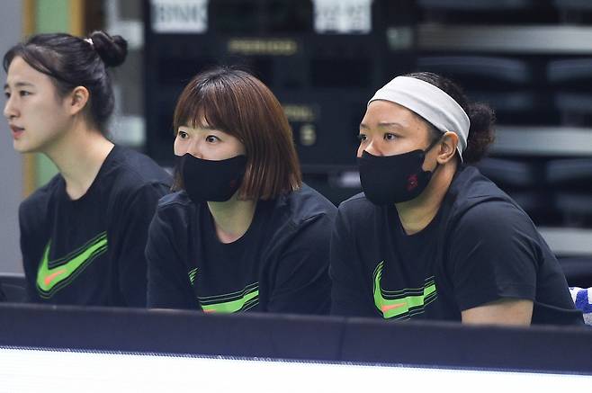 강아정(왼쪽)과 김한별 [WKBL 제공. 재판매 및 DB 금지]