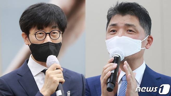 이해진 네이버 글로벌투자책임자(GIO)와 김범수 카카오 의장이 21일 서울 여의도 국회에서 열린 과학기술정보방송통신위원회의 방송통신위원회 등에 대한 국정감사에서 증인으로 출석해 의원의 질의에 답하고 있다. 2021.10.21/뉴스1