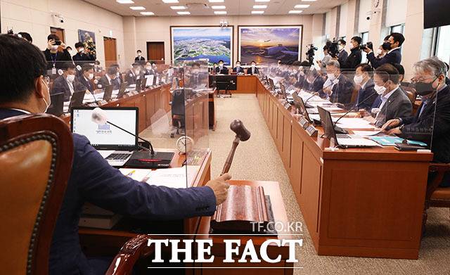 21일 오전 국회에서 국토교통위원회의 국토교통부·행정중심복합도시건설청·새만금개발청에 대한 종합감사가 열리고 있다.