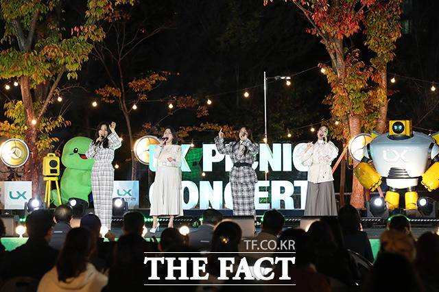 화려한 무대 펼치는 그룹 빅마마. / LX한국국토정보공사