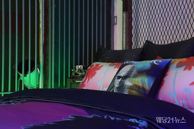 사진 : 2022 S/S 서울패션위크 개최를 기념하여 선보이는 크라운구스 X D-Antidote 스페셜 컬래버레이션