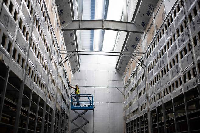 미국 텍사스주에 있는 비트코인 채굴. 미국은 중국 정부가 가상화폐에 대한 규제를 강화하면서 사상 처음으로 중국을 제치고 세계 최대 비트코인 채굴지로 부상했다.