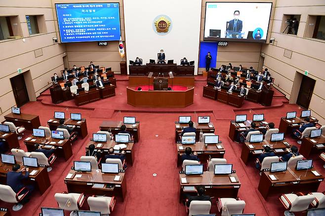 21일 오후 경남도의회 제389회 임시회 제2차 본회의가 열리고 있다 *재판매 및 DB 금지