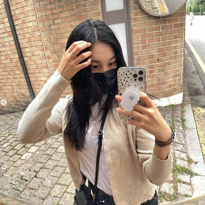 /사진=엄지 인스타그램