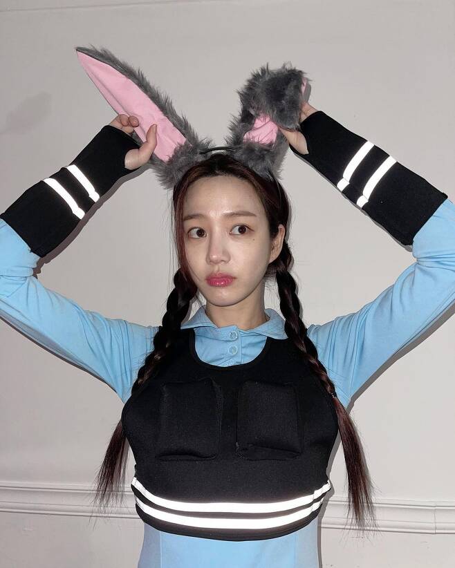 On Tuesday afternoon, Lee Yu-bi posted a photo on her Instagram with a rabbit emoticon.Lee Yu-bi in the public photo is a picture of a Judy cosplay in the movie Jutopia and posing.He holds his rabbit ears with both hands and his eyes are rounded, and cuteness is buried and admiration is created.Especially, his porcelain skin, which is clean without any blemishes, catches his eye.Meanwhile, Lee Yu-bi, who made his debut as Actor in 2011, is famous for the daughter of Kyeon Mi-ri and is also known as Actor Lee Da-ins sister.He is currently appearing in the TVN drama Yumis Cells as Yirubi.Photo: Lee Yu-bi Instagram