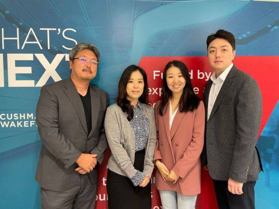 왼쪽부터 쿠시먼앤드웨이크필드코리아 이재홍 이사, 류민정 차장, 송유진 차장, 문동현 부장 (사진제공=쿠시먼앤드웨이크필드코리아)