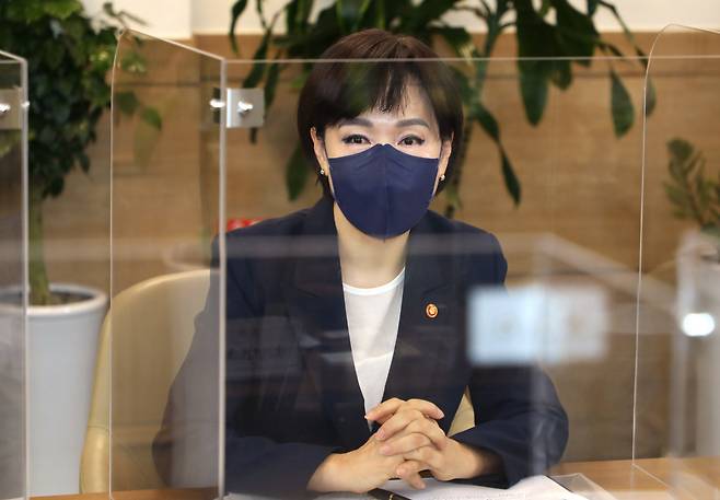 전현희 국민권익위원장이 21일 서울 중구 서울시의회에서 열린 지방의회 반부패 청렴문화 확산을 위한 청렴 업무협약 체결식에서 인사말을 하고 있다. [국민권익위원회 제공. 재판매 및 DB 금지] 연합뉴스