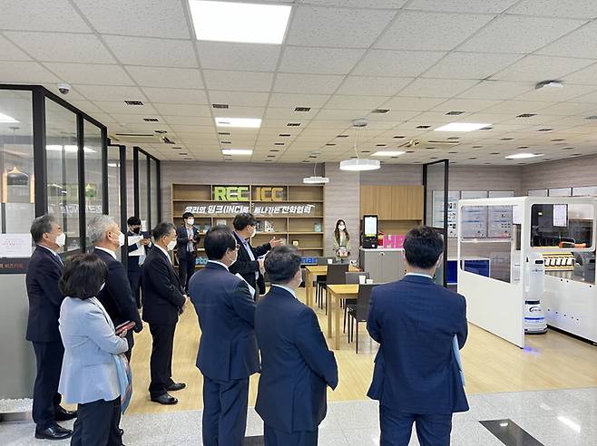 한밭대를 방문한 대전세종충남 경제단체협의회 임원들 *재판매 및 DB 금지