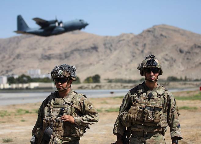 아프간 카불 공항 경비하는 미 공수부대원들. 기사와는 관련이 없음/연합뉴스