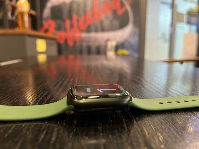 애플워치7 두께.ⓒ데일리안 최은수 기자