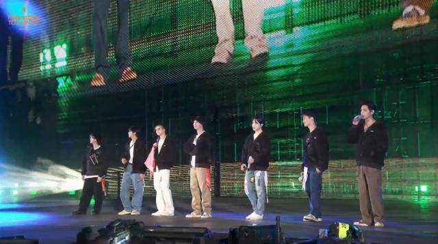 방탄소년단은 마지막 앙코르곡으로 'Permission to Dance'(이하 'PTD')를 택했다. 빅히트 뮤직 제공