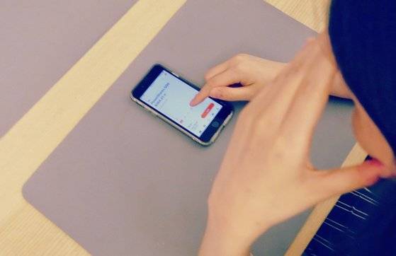 2000만 명이상의 미국인이 사용하는 주식 거래 앱 로빈후드는 '의적'을 의미하는 이름과는 정반대의 행보로 개인 투자자를 울리고 있다. 이를 실제로 사용하고 있는 민지크루 정혜령씨의 리뷰로 로빈후드를 들여다봤다. [사진 정혜령]