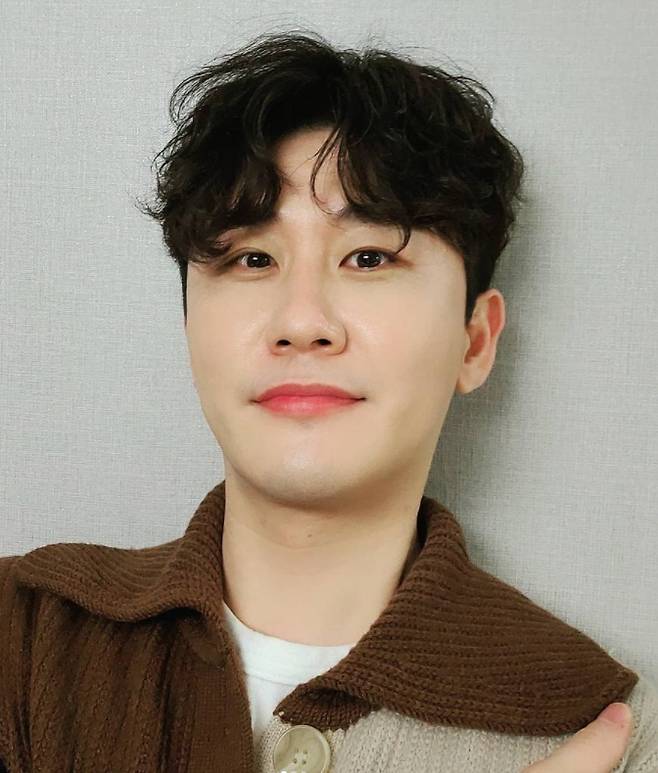 '올라운더' 영탁, 10월 가수 브랜드평판 남자 솔로 가수 톱3