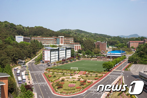 (대전=뉴스1) 김종서 기자 = 법원이 대전지역 대학 중 유일하게 정부 재정지원 제한대학으로 선정된 대덕대학교의 집행정지 신청을 받아들였다. 사진은 대덕대 전경© News1