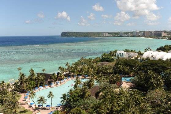 백신 접종을 완료했거나 코로나 음성 확인서만 있으면 괌을 자유롭게 여행할 수 있다. 중앙포토