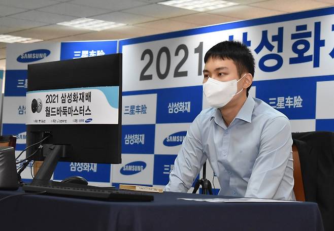 박정환 9단 중국의 롄샤오 9단과 306수까지 가는 대접전 끝에 2집반 승을 거두고 4강에 진출했다. [한국기원 제공]