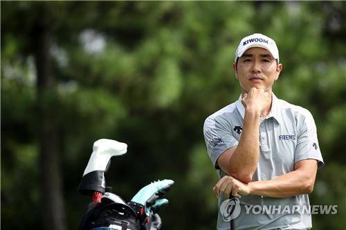 코스를 응시하는 배상문. [신한금융그룹 제공. 재판매 및 DB 금지]