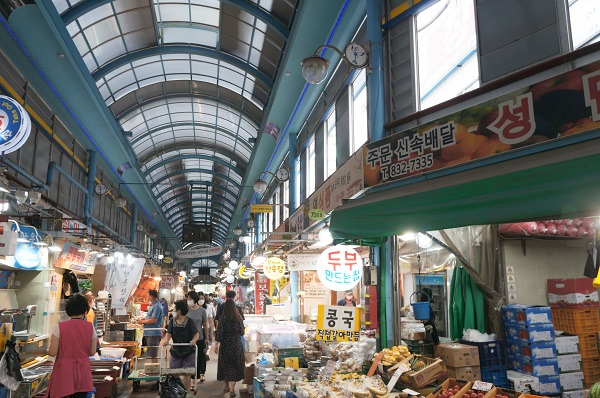 2025년까지 500곳 조성을 목표로 한 디지털 전통시장.