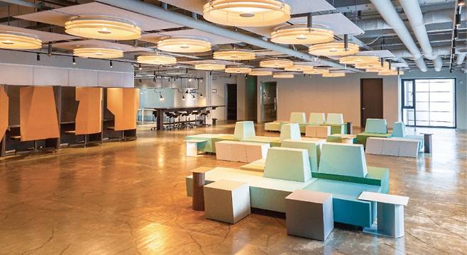 예술청 2층 아트라운지. 서울문화재단 제공