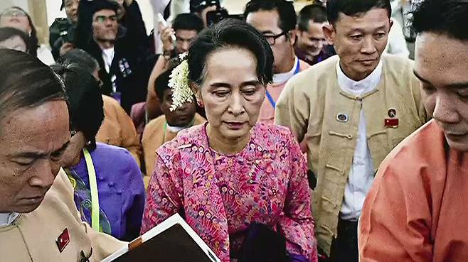 아웅산 수치 미얀마 국가고문