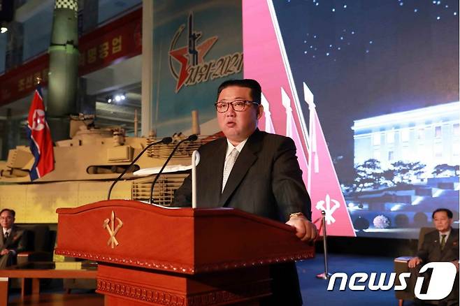 (평양 노동신문=뉴스1) =북한이 노동당 창건 76주년을 맞아 국방발전전람회 '자위-2021'을 지난 11일 3대혁명전시관에서 개막했다고 당 기관지 노동신문이 12일 1면에 보도했다. 김정은 당 총비서가 참석해 연설을 했다.[국내에서만 사용가능. 재배포 금지. DB 금지. For Use Only in the Republic of Korea. Redistribution Prohibited] rodongphoto@news1.kr