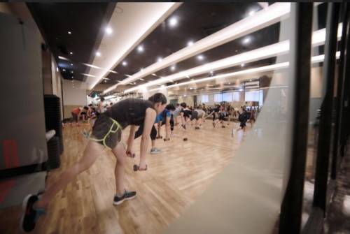 TPI체력훈련 시스템에 따라 원생들이 체력을 다지고 있다.