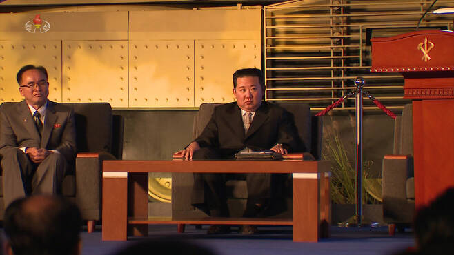 [서울=뉴시스] 북한 조선중앙TV는 지난 11일 평양의 3대혁명전시관에서 김정은 국무위원장이 참석한 가운데 국방발전전람회 '자위-2021'이 열렸다고 13일 보도했다. 2021.10.13. photo@newsis.com *재판매 및 DB 금지