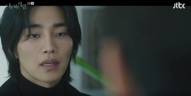 Shin Hyun-bins revenge is paying off a little bit: Go Hyun-jung, who was driven to the brink, has come to lose his temper.In JTBCs Person Like You broadcast on the 28th, Haewon (Shin Hyun-bin), who vomits the inside that he has hidden, saying, Why did you take away Woo Jae (Jae-young Kim) from Go Hyun-jung, was portrayed.Woo Jae said, It has been a long time since I was introduced to The Slap Hyun Sung (Choi Won-young) at the exhibition of the drama. Woo Jae said, I am sorry.I thought I knew him, and I was sorry I didnt recognize the people I knew before, so I had a habit of pretending to know him.So Hyun Sung looked at Haewon, but Haewon avoided his eyes with natural virtue.In the past, Haewon said to Hyun Sung, who asked where Woo Jae was, There is no Seo Woo material that you and I knew now.Youve been lying in the hospital, and youve been sponsoring the hospital, but your contacts have been turned around.What happened to you? Hyun-sung did not answer.Haewon, who visited the fishing spot operated by Dongmi on this day, met again.In response to the warning of the warning that do not stay around, Haewon said, If I had gone to study abroad at that time, would it have changed if you had not disappeared?I told you Id be happy, and I told you Id be happy with your mouth because I wouldnt marry you then.Its your stupidity to tell a guy named Seo Woo-jae all about your happiness. Someone didnt take it from you. Thats too bad.Im not so polite to you, sister, he said, and the wicked seaman said, but Im not so polite to you.Dong-mi, who watched the situation, warned that the seafarer seemed to know the relationship between Hee-joo and Woo-jae, but Hee-joo said, He doesnt know. You dont know. Theres no evidence.There are only two left, but I will not talk and I will not be able to talk to you. After Haewon, who had been drugged, sent Woo Jaes work to his in-laws, Hee-joo realized that his revenge had begun in earnest and said, Do not approach my family in the future, do not meet my husband separately.Why did you do that? Because you dont have it? You were everything to me. The seamans appeal was Drunk? What the fuck is that?I wish this was all bullshit, too. You should have said it. Ill go. Im warning you.Im not going to be here this time, he added, and put the name of the lake on his lips.At the end of the play, the lake and the rainbow were drawn in the Slap, and the figure of the drama shouting, What is this all about? What are you doing now?