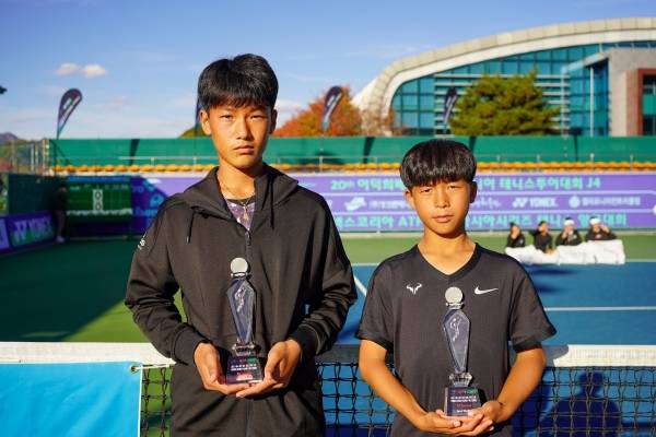 형제 사이인 조세혁, 민혁 조가 요넥스배 14세 국제주니어대회 복식 우승을 차지했다(사진/김도원 기자)