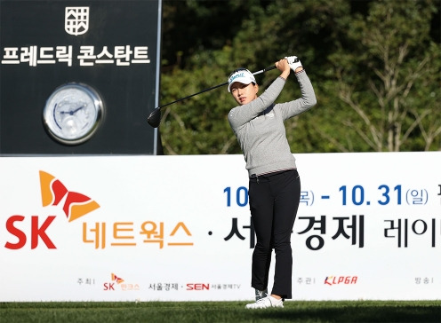 2021년 한국여자프로골프(KLPGA) 투어 SK네트웍스·서울경제 레이디스 클래식에 출전한 허다빈 프로가 1라운드에서 경기하는 모습이다. 사진제공=KLPGA