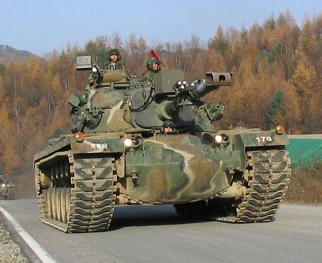 육군 M48 전차가 과학화훈련에 참가하기 위해 훈련장으로 이동하고 있다. 세계일보 자료사진
