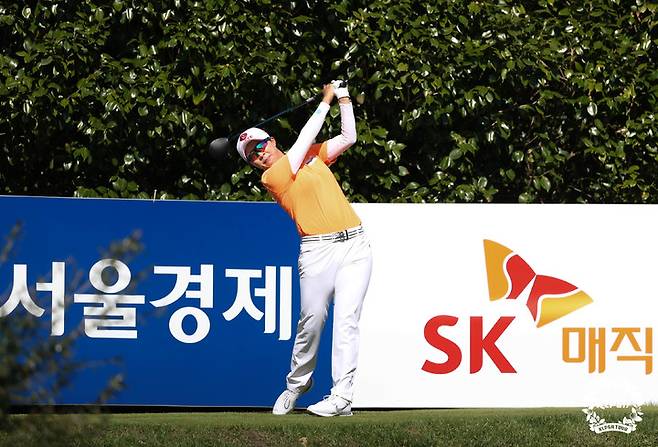 [서울=뉴시스]김효주, 3번홀 티샷. (사진=KLPGA 제공)