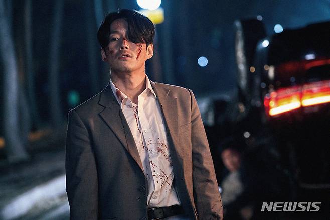 [서울=뉴시스] 영화 '강릉' 장혁 스틸. (사진=스튜디오산타클로스, 제이앤씨미디어그룹 제공) 2021.11.01 photo@newsis.com