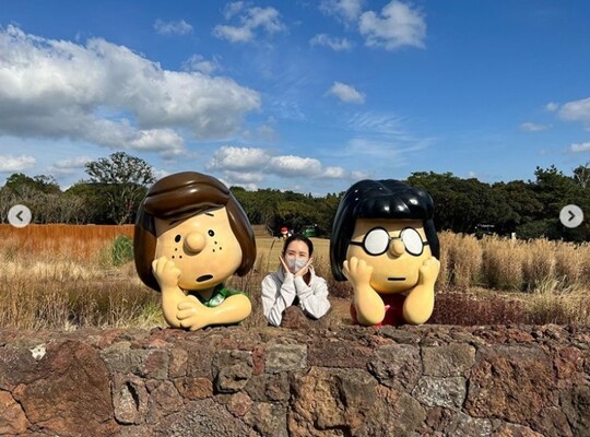 Actor Lee Da-hae enjoyed a trip to Jeju IslandLee Da-hae posted several photos on his instagram on the 3rd with an article entitled # Tourist Mode #Snoopy Garden.Lee Da-hae, who poses next to the Snoopy characters during the Jeju Island trip in the public photo, was shown.Especially, the beautiful beauty that shines even in the casual appearance without decoration catches the eye.Meanwhile, Lee Da-hae has been in love with singer Seven for seven years.