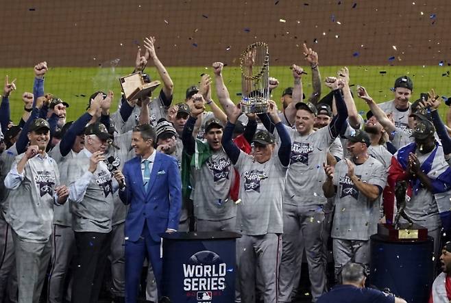 2021 월드 시리즈에서 우승한 애틀란타 브레이브스.&nbsp; &nbsp;로이터 연합