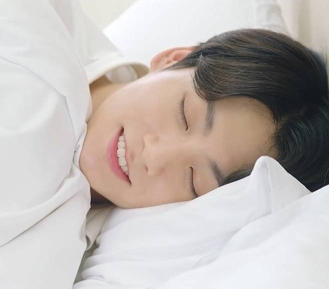 잘잤어? 방탄소년단 정국, 침대 위 러블리 왕자님♡