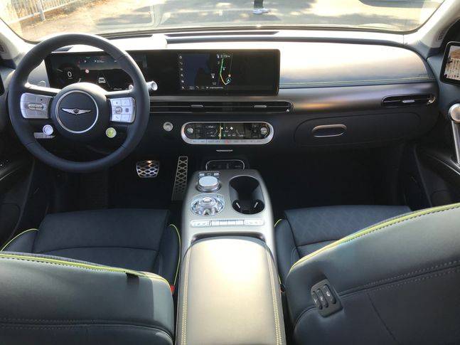 제네시스 GV60 운전석. ⓒ데일리안 박영국 기자