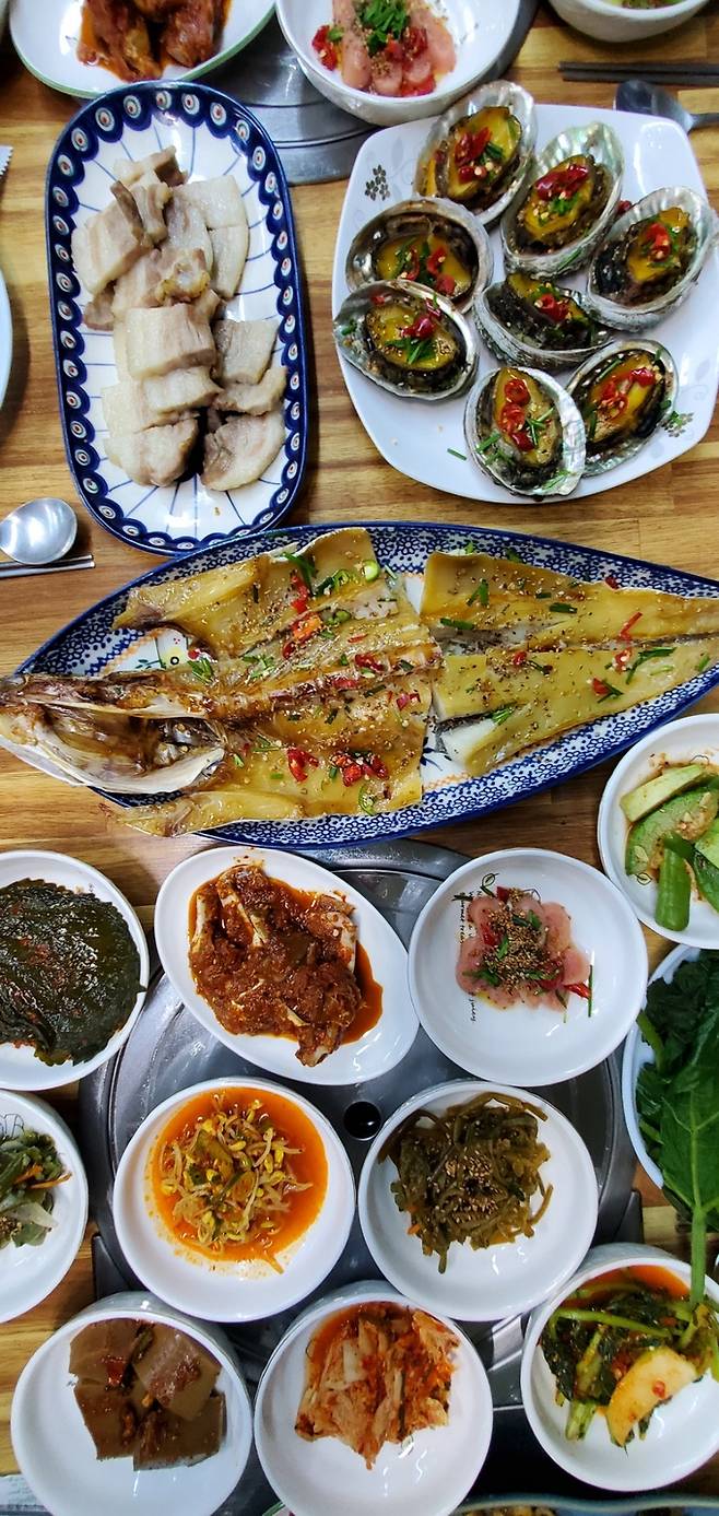 섬초랑민어가의 민어건정과 전복