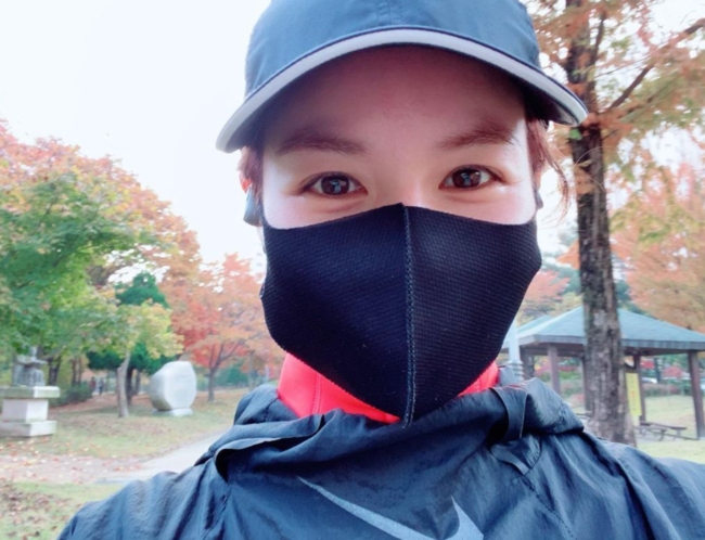 Actor Park Si-eun has been successful in dieting.On Friday, Park Si-eun uploaded two photos to his Instagram, calling it attaining the goal.In the photo, Park Si-eun, who is wearing a sportswear and walking in the ball One, was wrapped up.Park Si-eun said, From June to October, 1kg a month, finally 5kg subtraction success ~ announced the success of diet.He said, I started at the end of spring, but it ended in autumn ~ I did not overdo it because I wanted to be healthy ~ I was not overdoing it ~. I lost weight but I found myself running and walking today ~ I can do my whole life ~ !Now I can not go out if it gets colder.Im healthy and Im refreshed. So get out. You have to move. Everyone who exercises, go.Meanwhile, Park Si-eun marriages Jin Tae-hyun in 2015 with her daughter, Park Davida, a college student who was adopted by her family.park si-eun social networking site