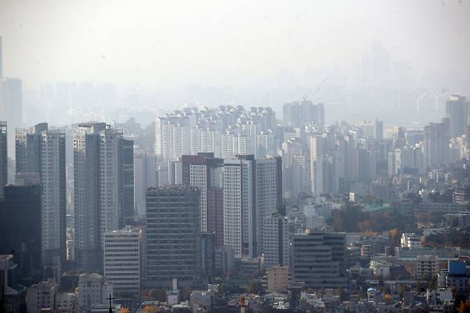 사진은 남산에서 바라본 서울 시내 아파트 모습.(사진=연합뉴스)