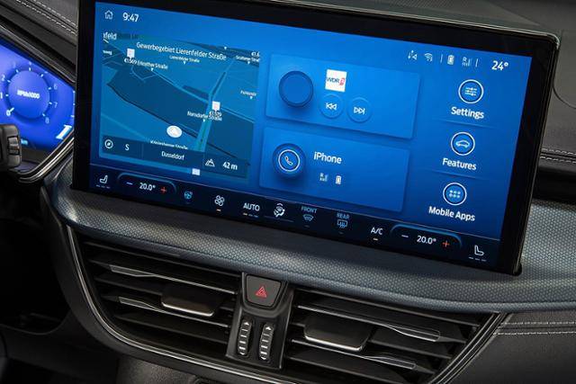 포드가 자사의 스테디셀링 해치백 포커스의 신모델을 선보였다.